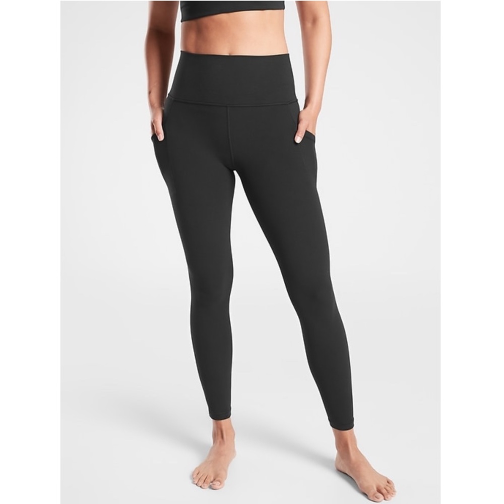 NWT Athleta Salutation Stash Pocket II Tight Black